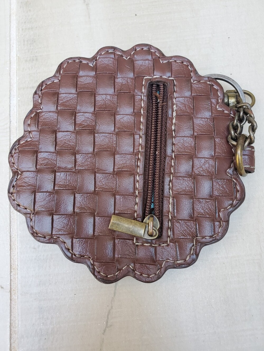 Chala Honeybee Keychain - Picture 3 of 3